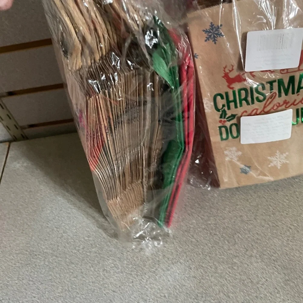40 piece set Christmas Gift Bags Kraft‎ Paper Holiday Party Favor Treat Bags